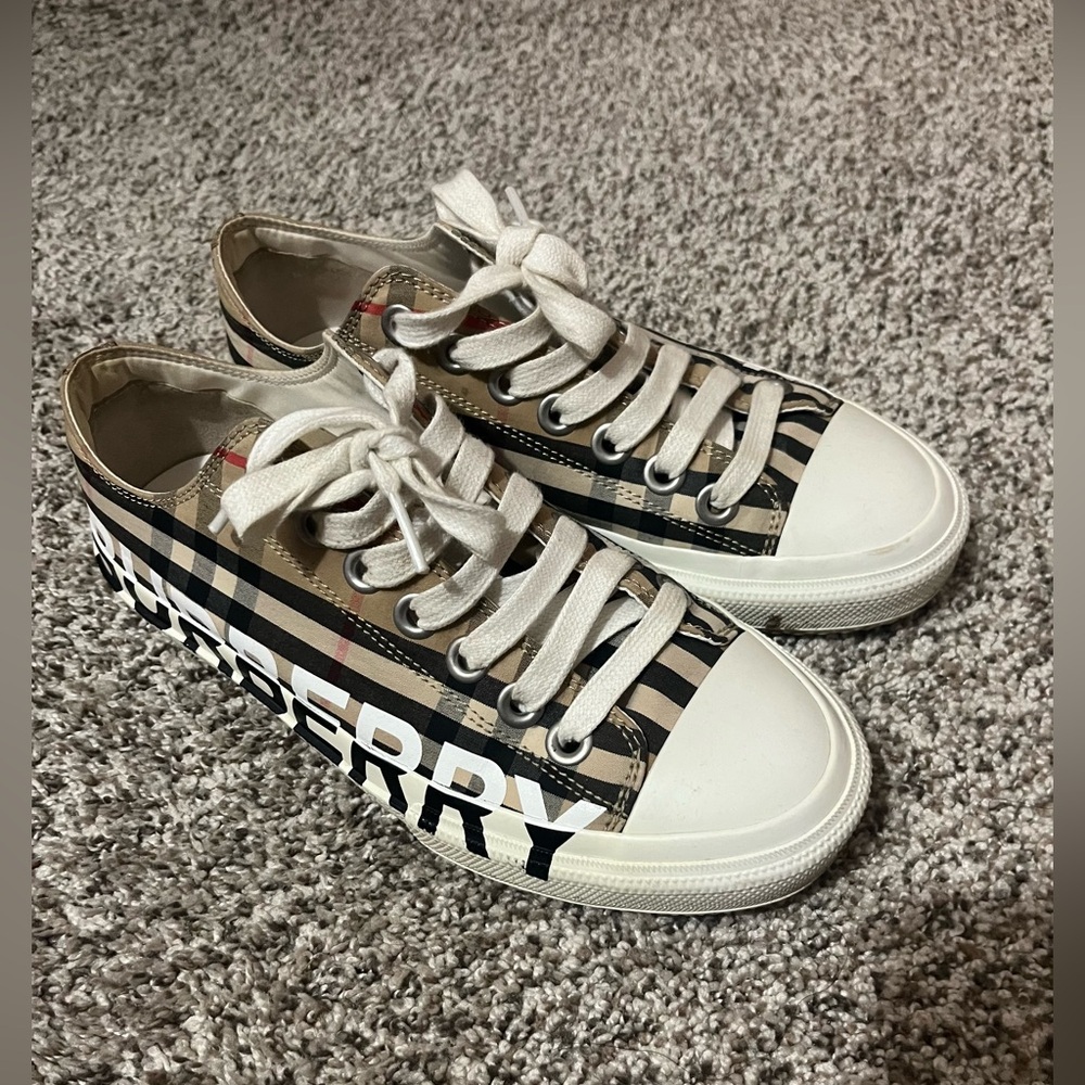 Authentic Burberry Larkhall sneaker vintage check